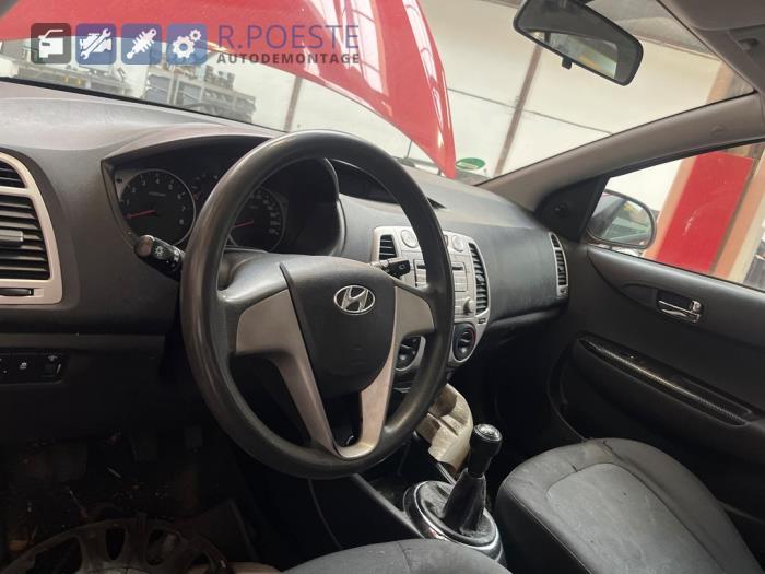 Hyundai i20 1.2i 16V Sloopvoertuig (2011, Rood)