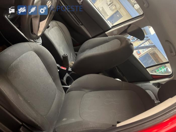 Hyundai i20 1.2i 16V Sloopvoertuig (2011, Rood)