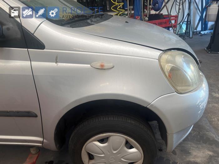 Toyota Yaris 1.3 16V VVT-i Sloopvoertuig (2002, Grijs)