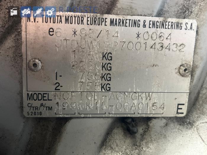 Toyota Yaris 1.3 16V VVT-i Sloopvoertuig (2002, Grijs)