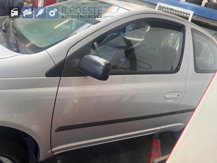 Toyota Yaris 1.3 16V VVT-i Sloopvoertuig (2002, Grijs)