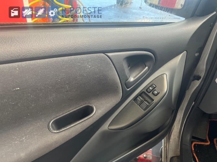 Toyota Yaris 1.3 16V VVT-i Sloopvoertuig (2002, Grijs)