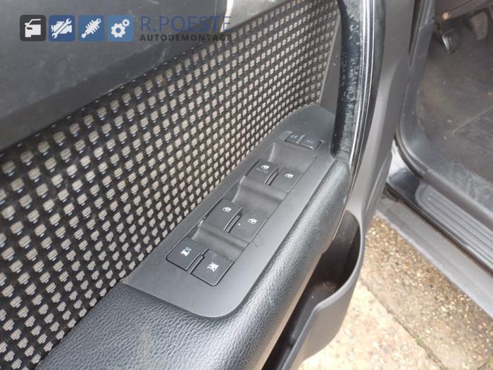 Chevrolet Captiva 2.4 16V 4x2 Sloopvoertuig (2008, Zwart)