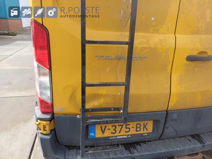 Ford Transit 2.0 TDCi 16V Eco Blue 130 Sloopvoertuig (2016, Graniet)