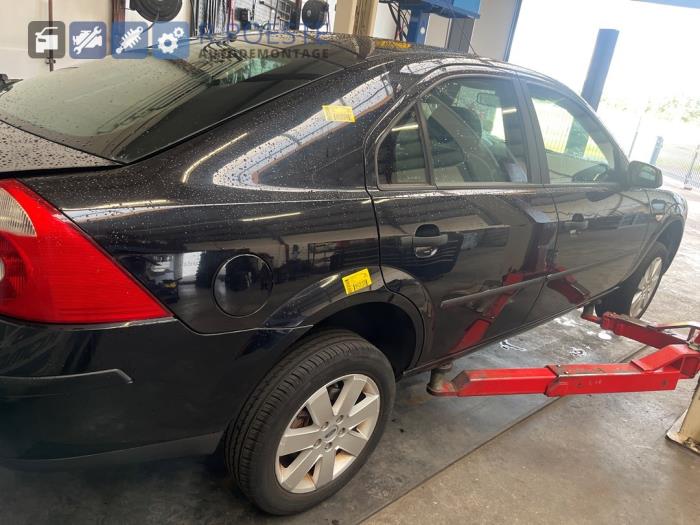 Ford Mondeo III 1.8 16V Sloopvoertuig (2005, Zwart)
