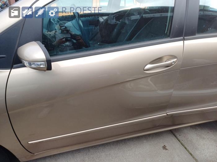 Mercedes A 1.5 A-150 5-Drs. Sloopvoertuig (2005, Beige)