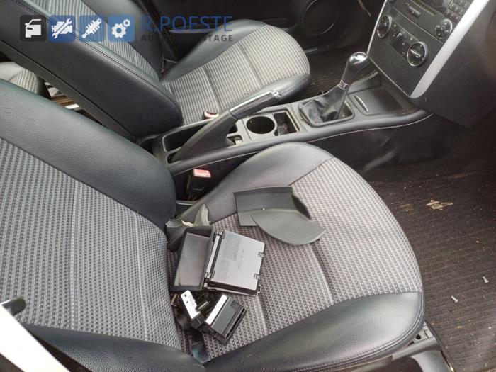 Mercedes A 1.5 A-150 5-Drs. Sloopvoertuig (2005, Beige)