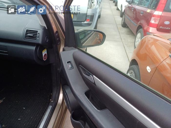 Mercedes A 1.5 A-150 5-Drs. Sloopvoertuig (2005, Beige)