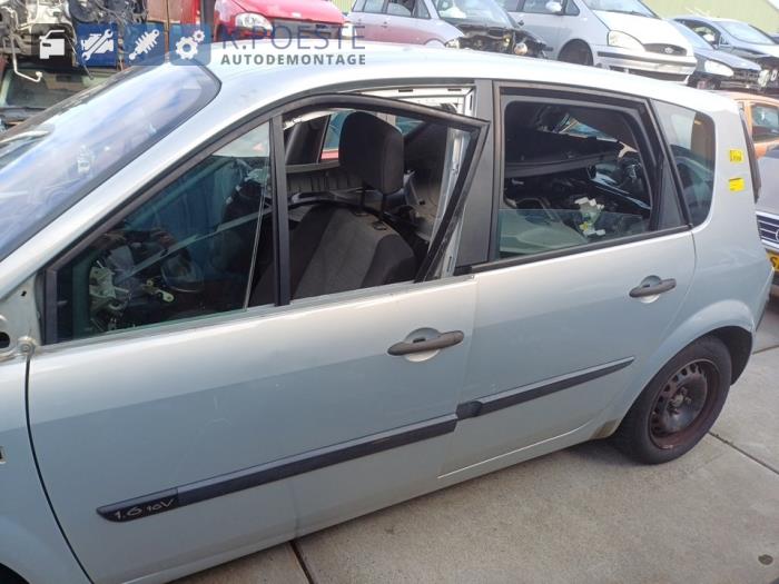 Renault Scénic II 1.6 16V Sloopvoertuig (2004, Grijs)