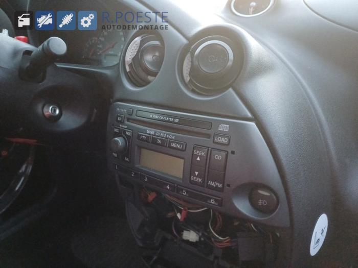 Ford StreetKa 1.6i Sloopvoertuig (2003, Zwart)