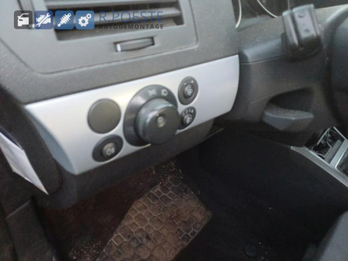 Opel Astra H 1.6 16V Twinport Sloopvoertuig (2005, Grijs)