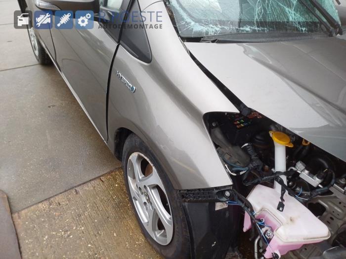 Toyota Yaris III 1.5 16V Hybrid Sloopvoertuig (2017, Grijs)