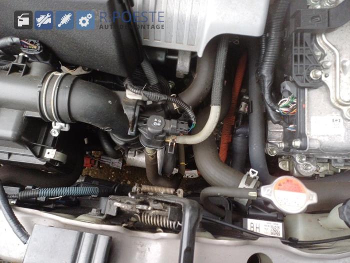 Toyota Yaris III 1.5 16V Hybrid Sloopvoertuig (2017, Grijs)