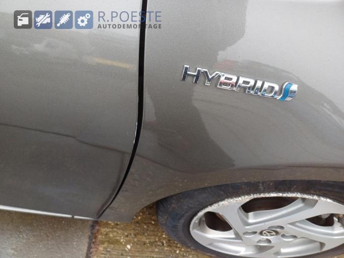 Toyota Yaris III 1.5 16V Hybrid Sloopvoertuig (2017, Grijs)