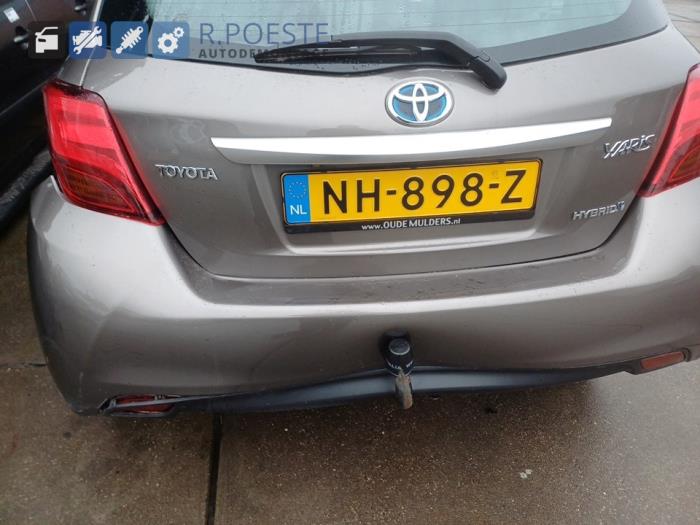 Toyota Yaris III 1.5 16V Hybrid Sloopvoertuig (2017, Grijs)