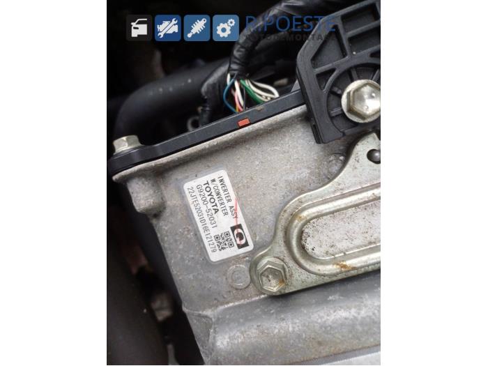 Toyota Yaris III 1.5 16V Hybrid Sloopvoertuig (2017, Grijs)