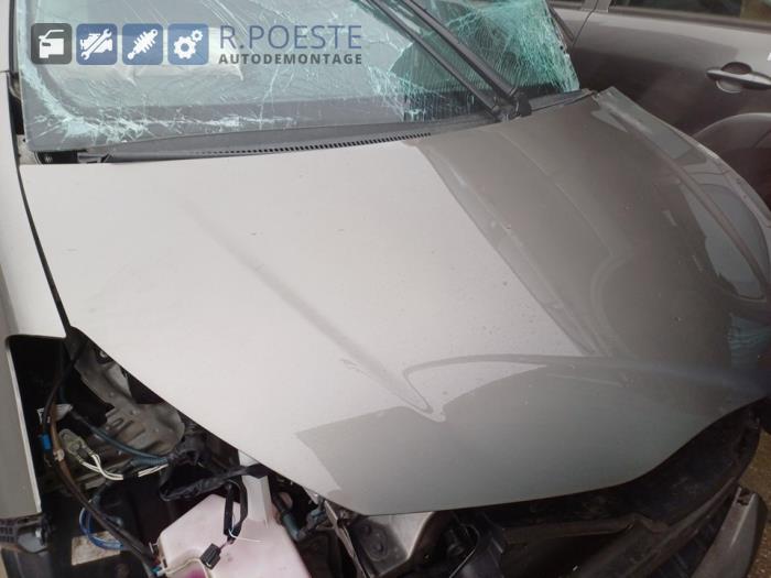 Toyota Yaris III 1.5 16V Hybrid Sloopvoertuig (2017, Grijs)