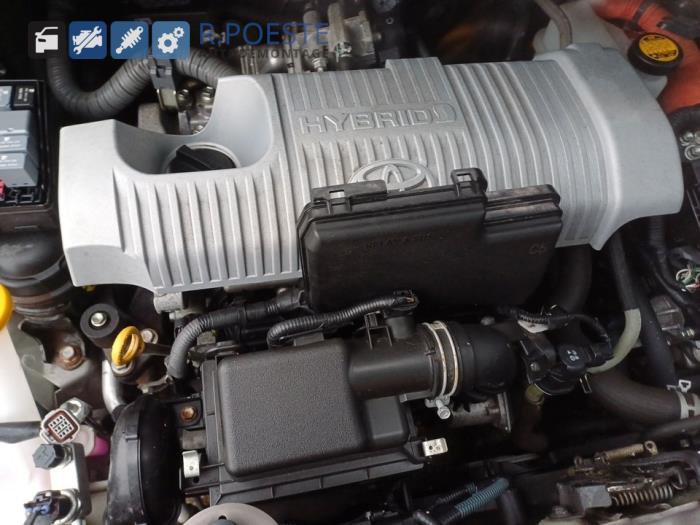 Toyota Yaris III 1.5 16V Hybrid Sloopvoertuig (2017, Grijs)