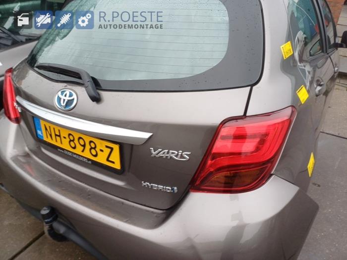 Toyota Yaris III 1.5 16V Hybrid Sloopvoertuig (2017, Grijs)