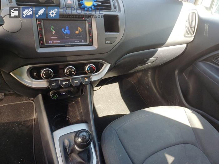 Kia Rio III 1.2 CVVT 16V Sloopvoertuig (2013, Wit)