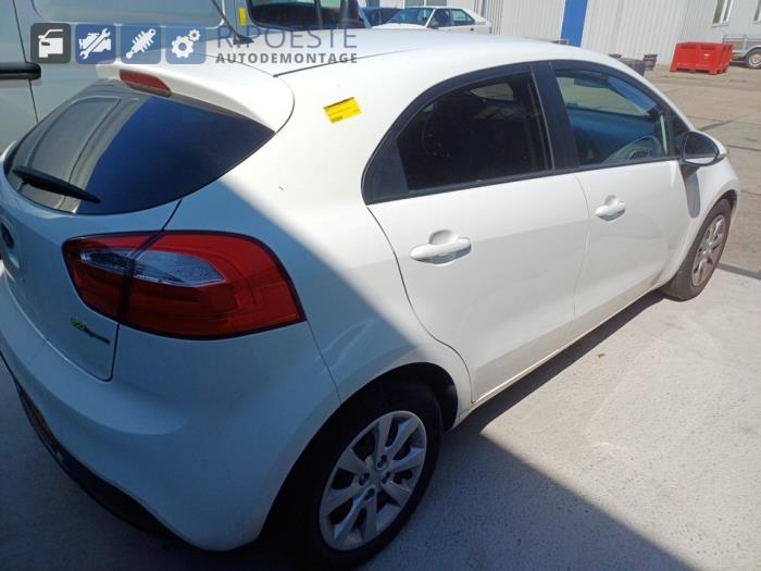 Kia Rio III 1.2 CVVT 16V Sloopvoertuig (2013, Wit)