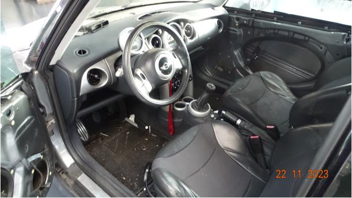 Mini Mini Cooper S 1.6 16V Sloopvoertuig (2002, Metallic, Donker, Zilvergrijs)