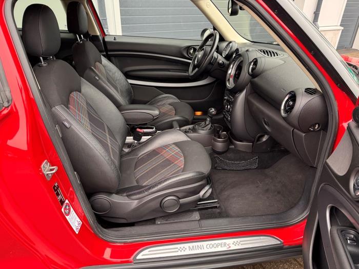 Mini Paceman 2.0 16V Cooper SD Occasion (2012, Donker, Metallic, Rood)
