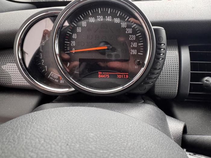 Mini Mini 1.2 12V One Sloopvoertuig (2017, Metallic, Zwart)