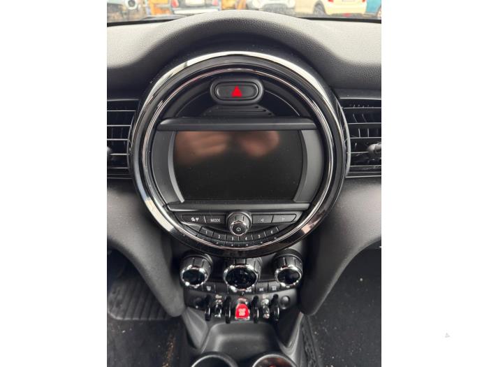 Mini Mini 1.2 12V One Sloopvoertuig (2017, Metallic, Zwart)