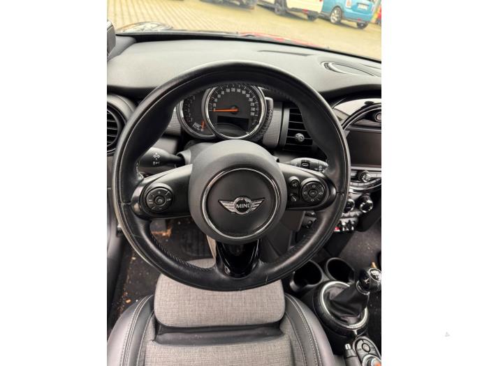 Mini Mini 1.2 12V One Sloopvoertuig (2017, Metallic, Zwart)