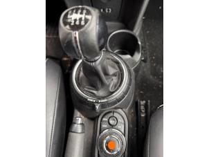 Mini Mini 1.2 12V One Sloopvoertuig (2017, Metallic, Zwart)