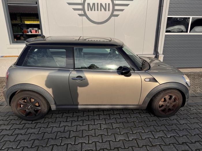 Mini Mini 1.6 16V Cooper Sloopvoertuig (2007, Metallic, Zilvergrijs)