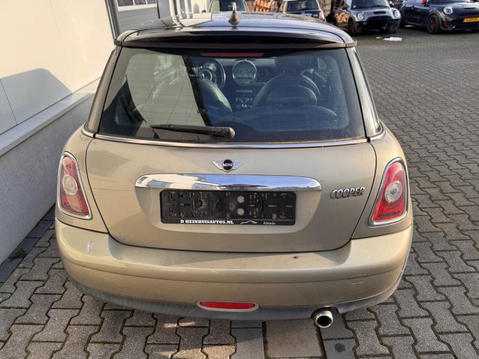 Mini Mini 1.6 16V Cooper Sloopvoertuig (2007, Metallic, Zilvergrijs)