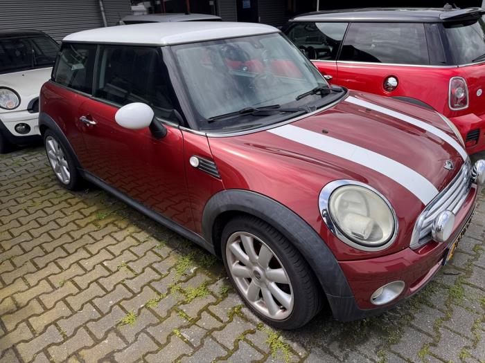 Mini Mini 1.6 16V Cooper Sloopvoertuig (2007, Donker, Metallic, Rood)