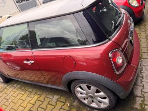 Mini Mini 1.6 16V Cooper Sloopvoertuig (2007, Donker, Metallic, Rood)