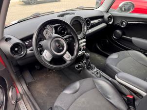 Mini Mini 1.6 16V Cooper Sloopvoertuig (2007, Donker, Metallic, Rood)