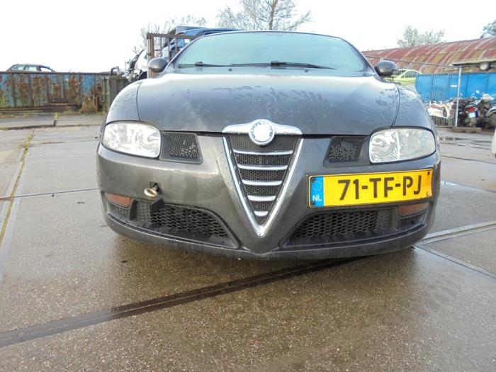 Alfa Romeo GT 2.0 JTS 16V Sloopvoertuig (2006, Grijs)