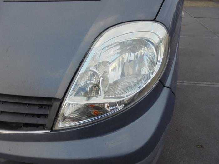 Renault Trafic New 2.5 dCi 16V 145 Sloopvoertuig (2011, Grijs)