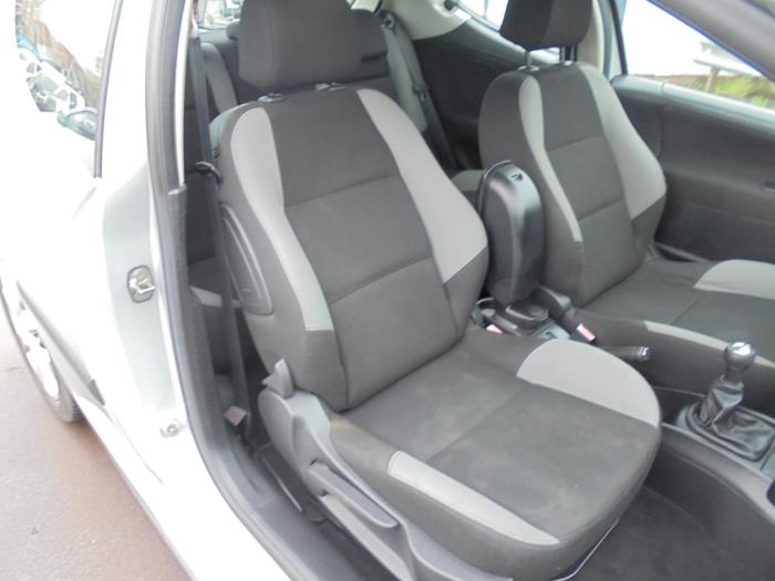 Peugeot 207/207+ 1.4 Sloopvoertuig (2007, Grijs)