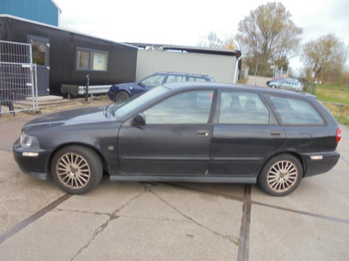 Volvo V40 2.0 16V Sloopvoertuig (2004, Zwart)