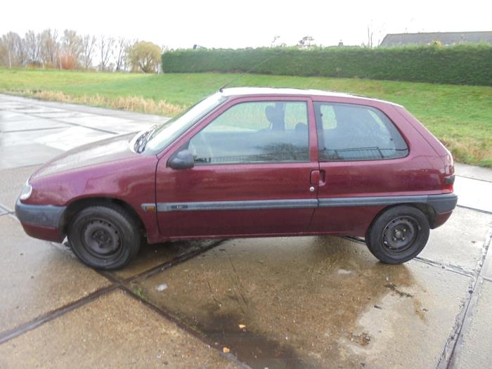 Citroen Saxo 1.1i X,SX Sloopvoertuig (1996, Rood)