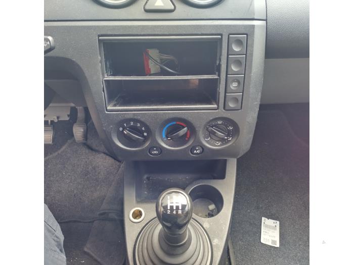 Ford Fiesta 5 1.25 16V Sloopvoertuig (2003, Grijs)