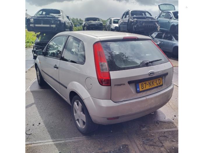 Ford Fiesta 5 1.25 16V Sloopvoertuig (2003, Grijs)