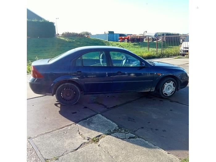 Ford Mondeo III 1.8 16V Sloopvoertuig (2002, Blauw)