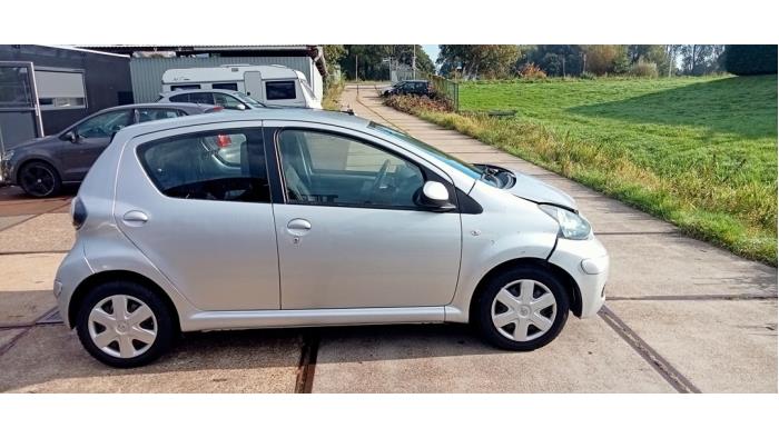 Toyota Aygo 1.0 12V VVT-i Sloopvoertuig (2011, Grijs)