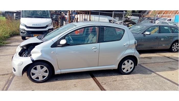 Toyota Aygo 1.0 12V VVT-i Sloopvoertuig (2011, Grijs)