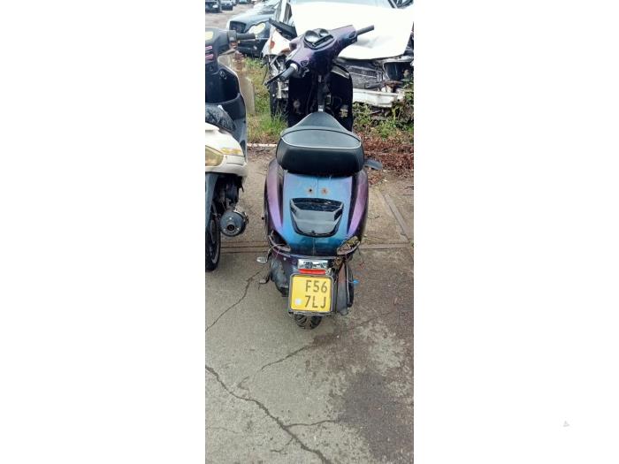 Piaggio Sloopvoertuig (2012, Paars)