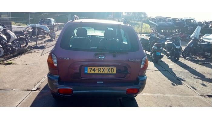 Hyundai Santa Fe I 2.4 16V 4x2 Sloopvoertuig (2004, Rood)