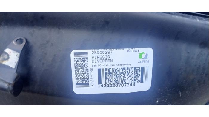 Piaggio Sloopvoertuig (2018, Graniet)