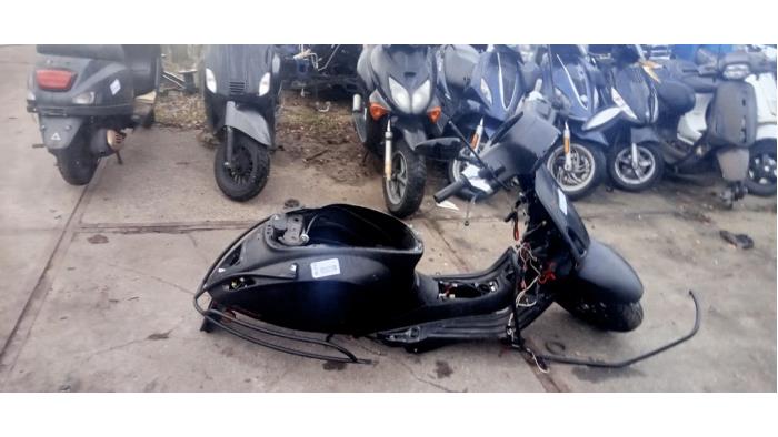 Piaggio Sloopvoertuig (2018, Graniet)